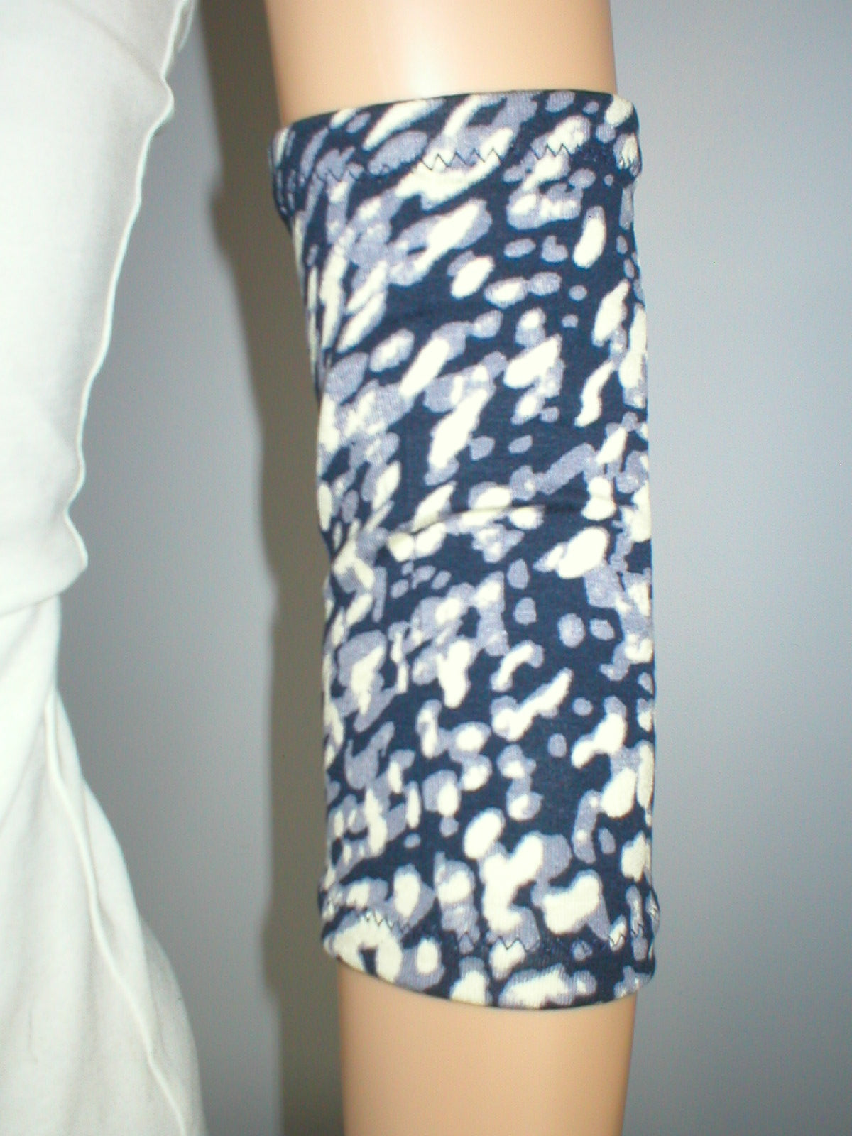 Premium soft picc sleeve - Extra small - Navy cream cobbles